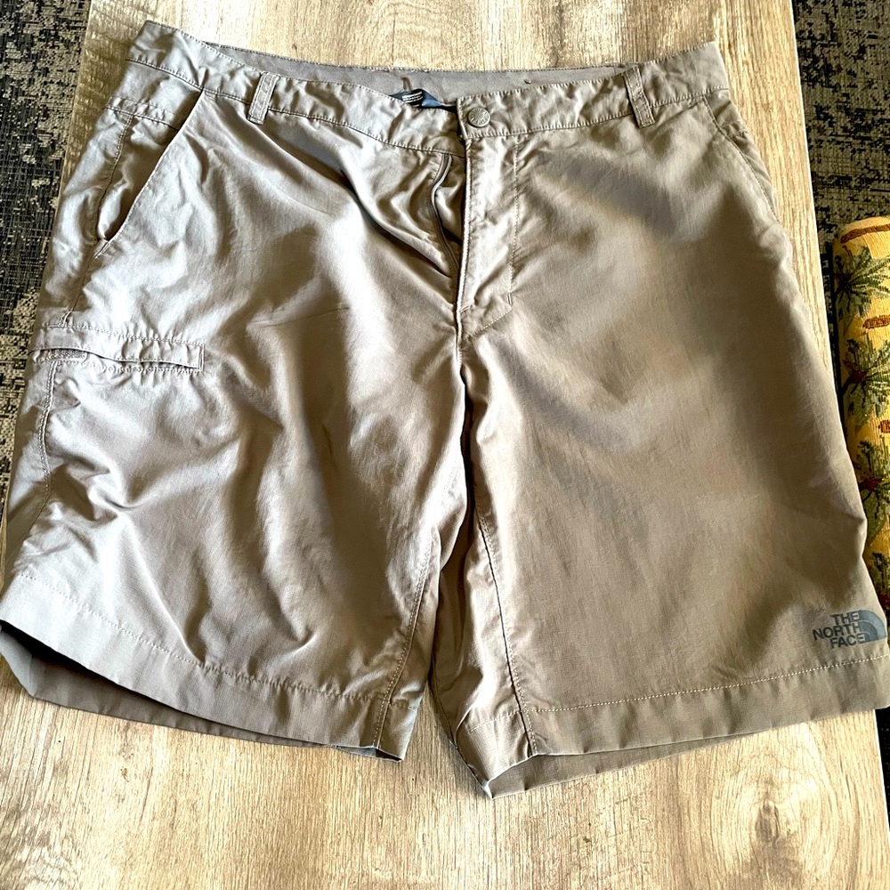 NORTHFACE MEN’S shorts. Size 38. Perfect condition